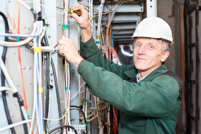 Situations in Which to Contact the Electrician Service in Indianapolis