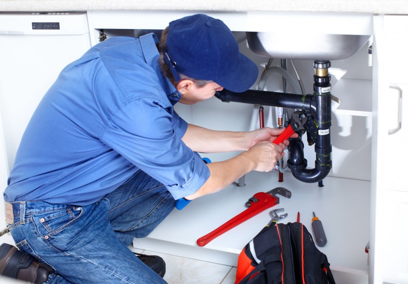 Why You Should Have the Number of an Emergency Plumber in Jacksonville, FL