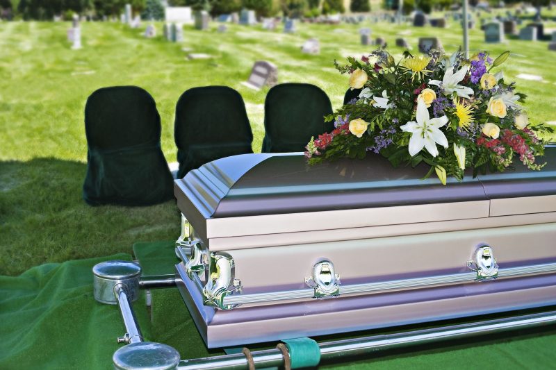 Pre-Planning Burial Services in Deltona FL Takes the Burden From Loved Ones