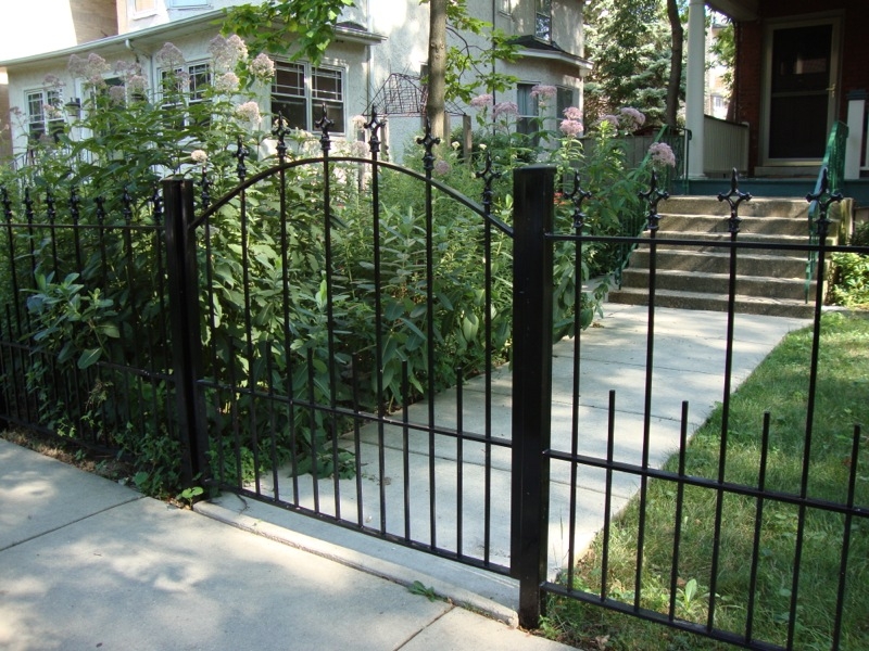 Choosing the Perfect Residential Fence for Your Yard